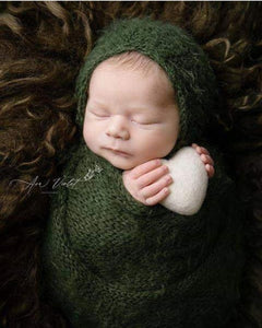 Forest Green Feather Wrap and Bonnet Set